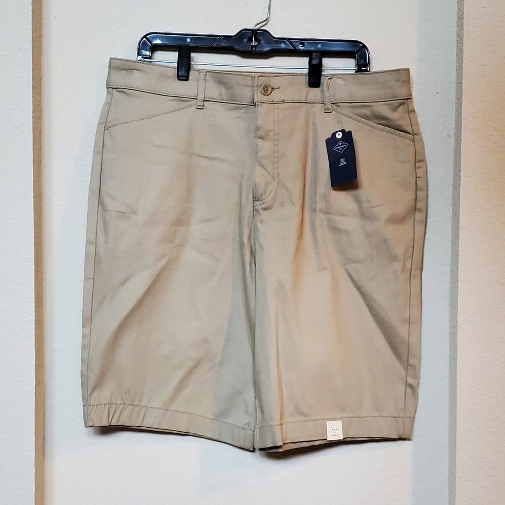 St John's Bay Women's Bermuda Tan Khaki Shorts with 11" Inseam Size 16 NWT